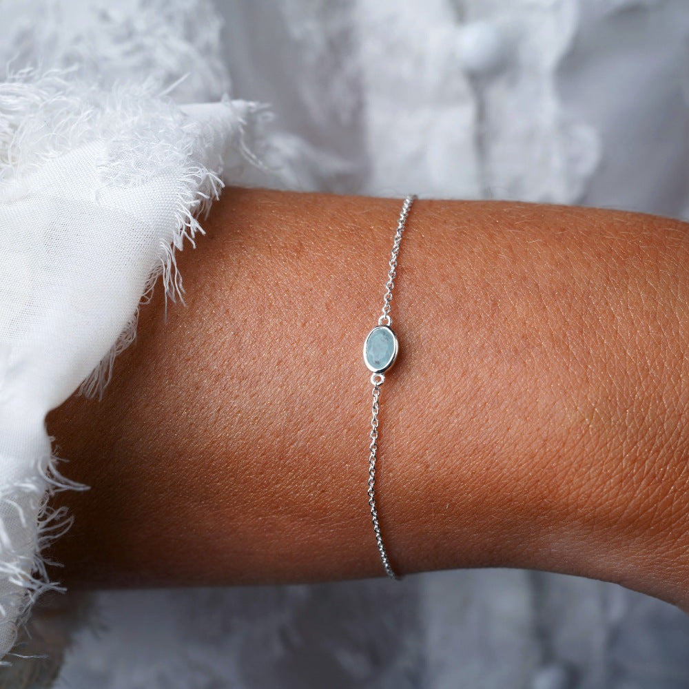 Silverarmband med blå kristall Akvamarin. Mars månadssten armband i silver med kristall Akvamarin.