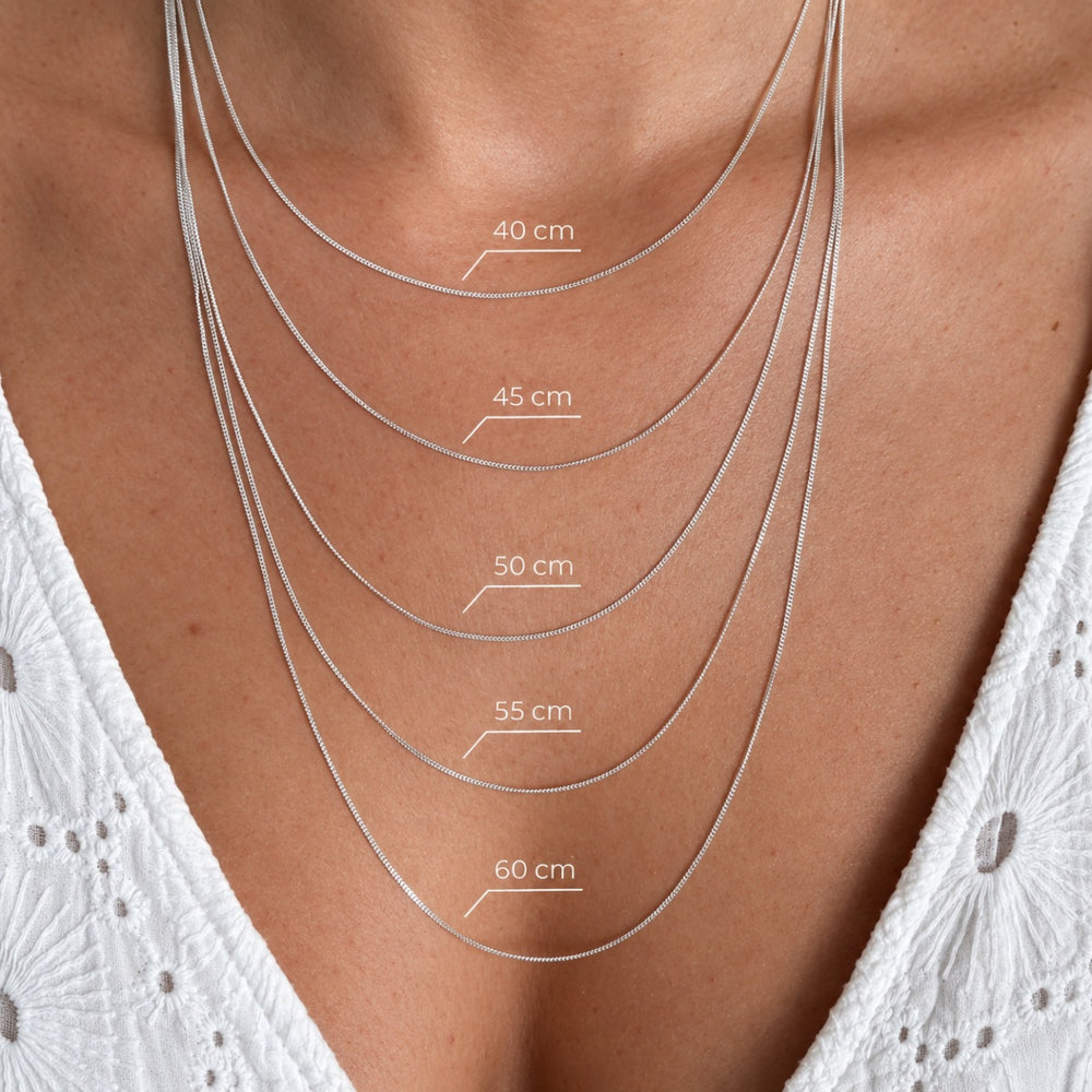 Silverkedjor i Sterling Silver. Kedjor till halsband i storlekarna 40cm, 45cm, 50cm, 55cm och 60cm hos CIELO Crystals.  
