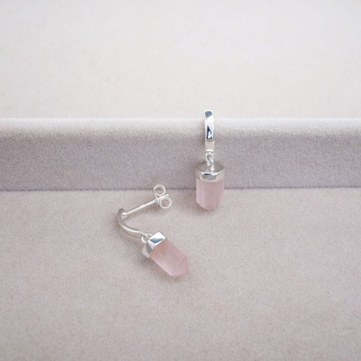 Smycken med Rosenkvarts i form av örhängen. Rosa kristallörhängen med Rosenkvarts i silver.