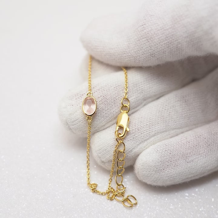 Oktober månadsten armband i guld med kristall Rosenkvarts. Guldarmband med rosa sten Rosenkvarts.